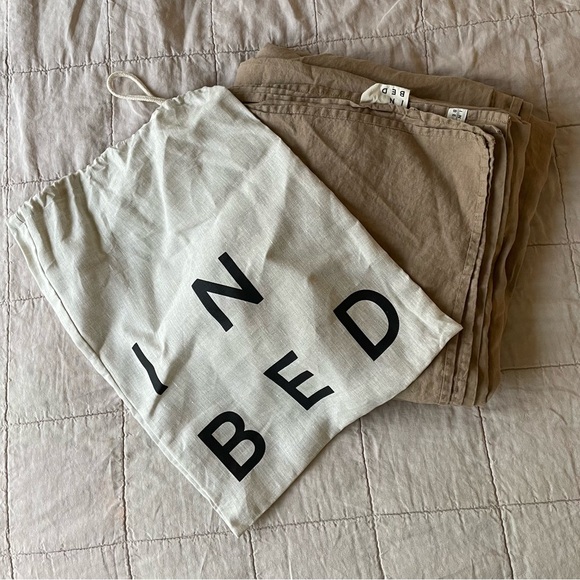 IN BED 100% Linen King Flat Sheet in Chestnut - Picture 2 of 4